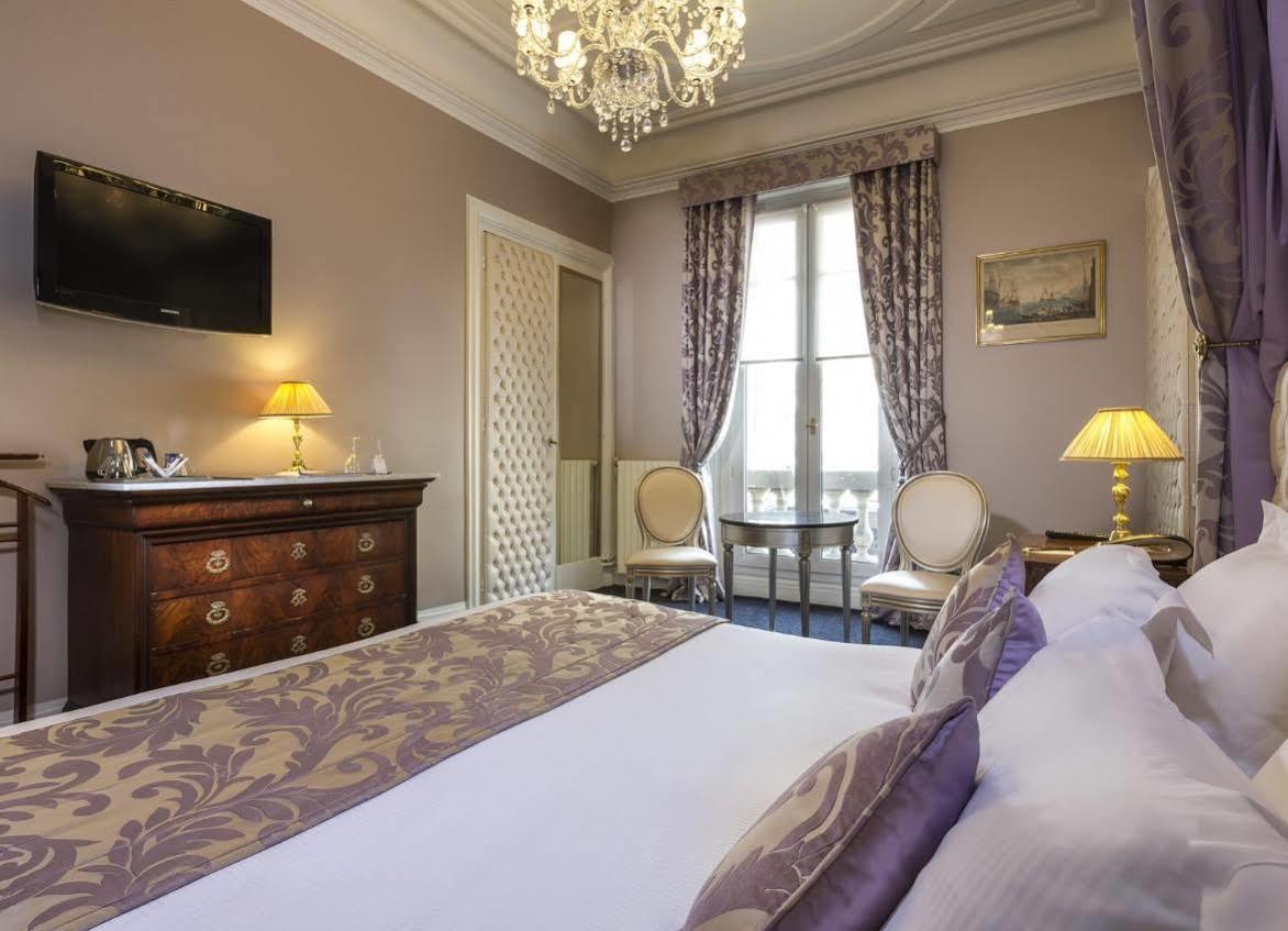 Claridge Hotel
