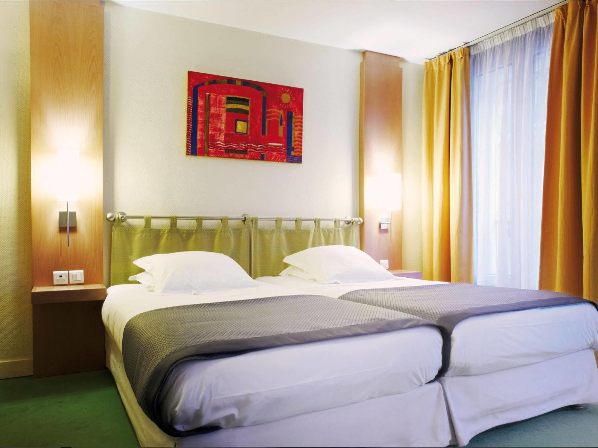 New Opera Hotel 4*
