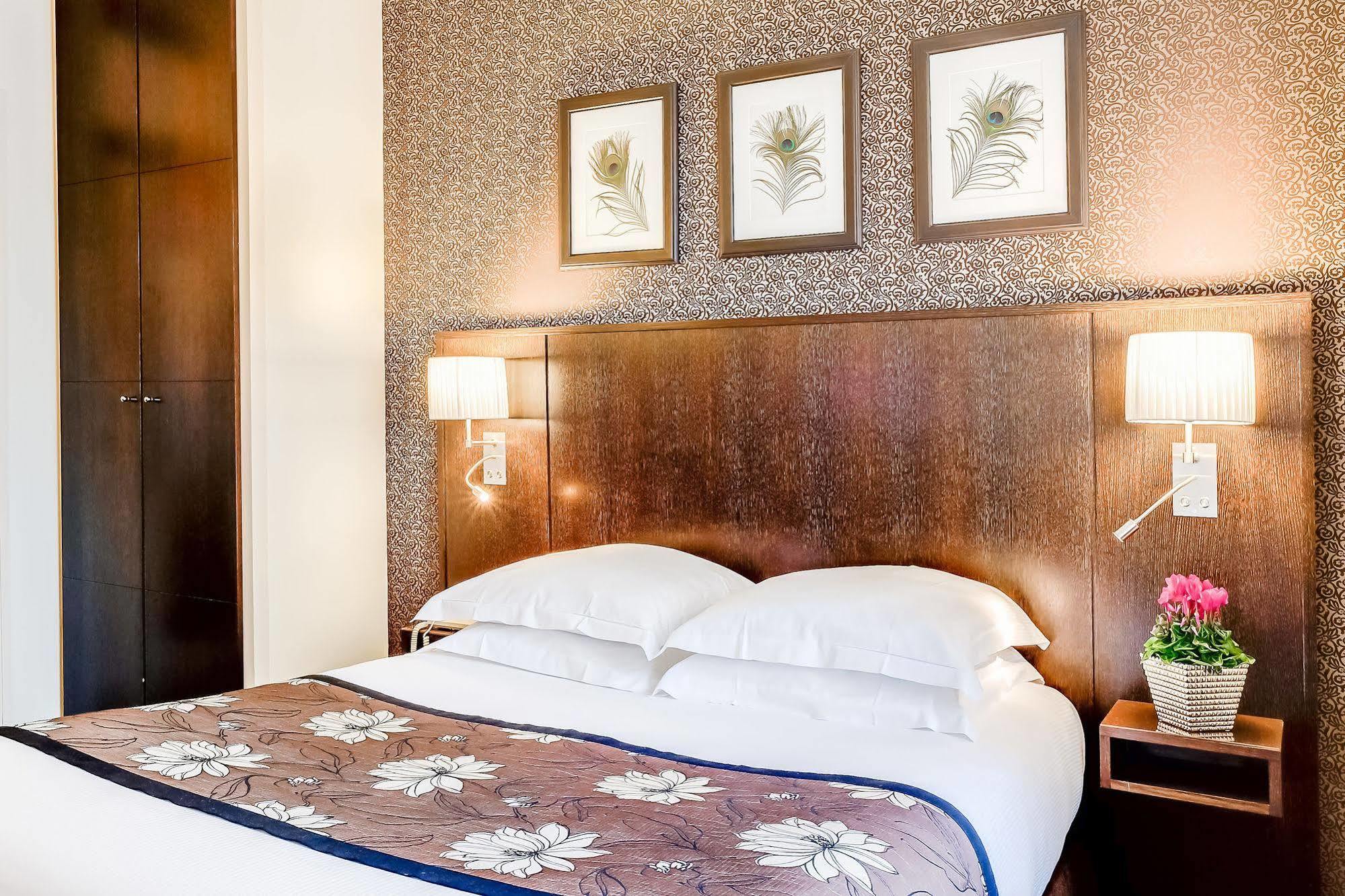 Hotel Eiffel Saint Charles Paris