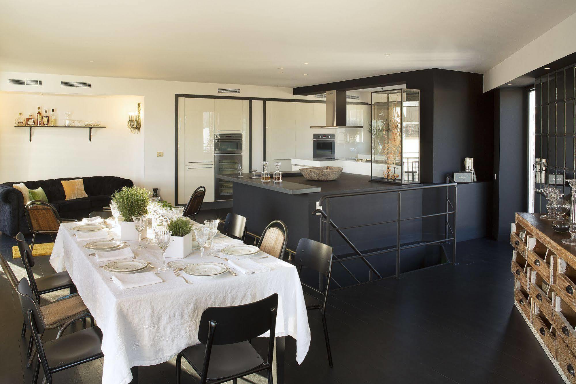 Le Noir Hotel