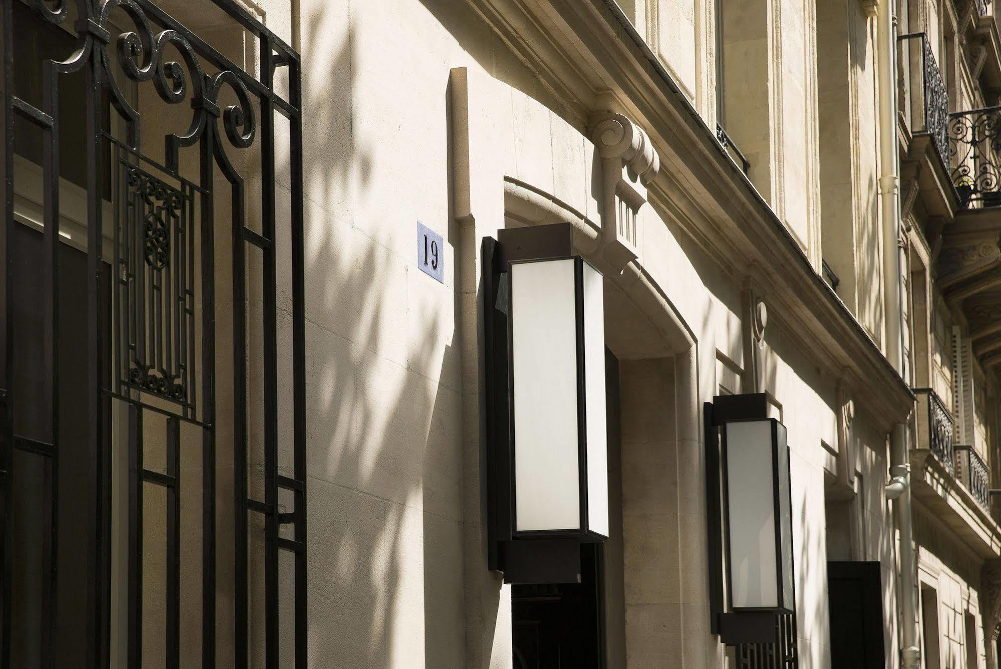 Le Narcisse Blanc Hotel