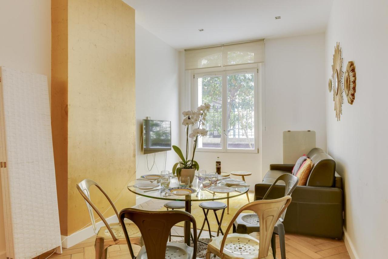 Appartement 21a Marechal Foch Avenue Champs-elysees *