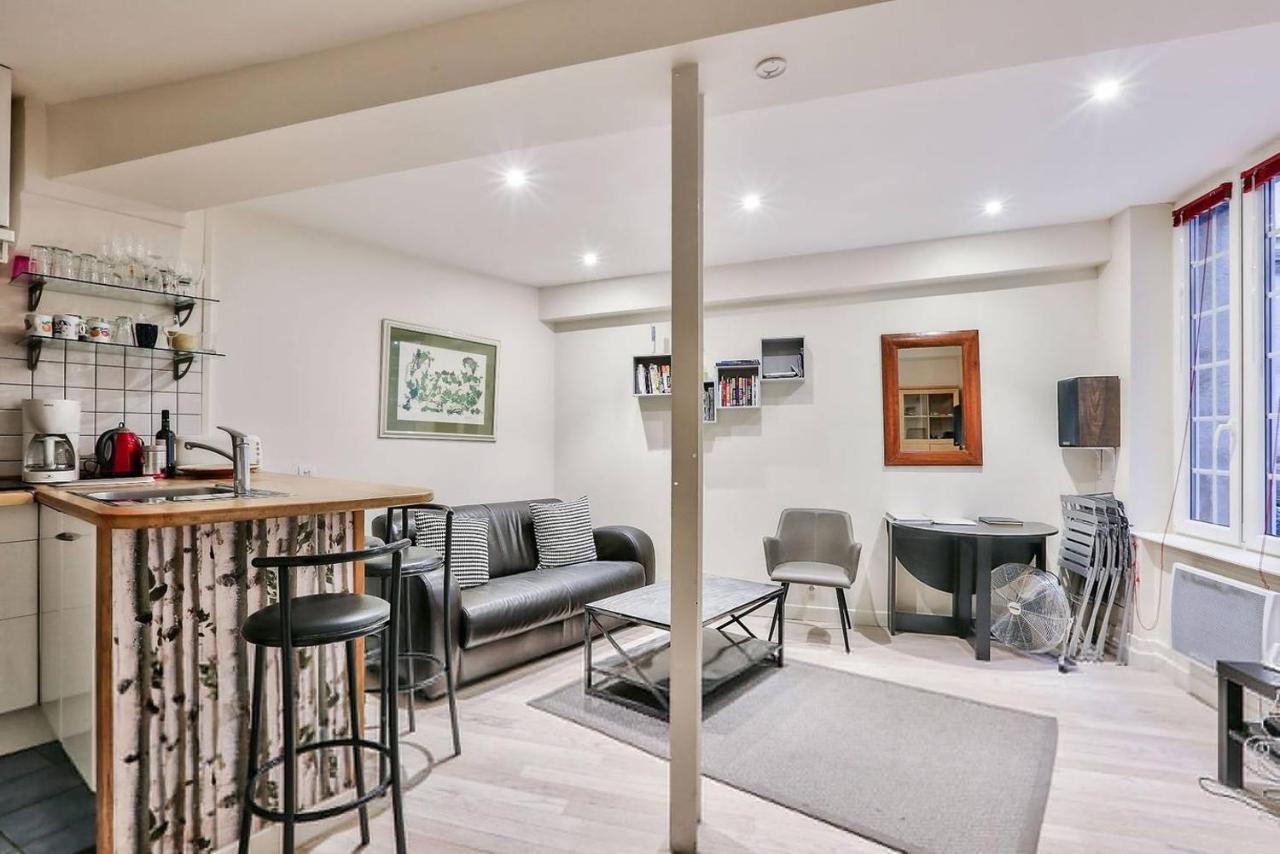 Charming 2 Bedroom In The Heart Of * Paris