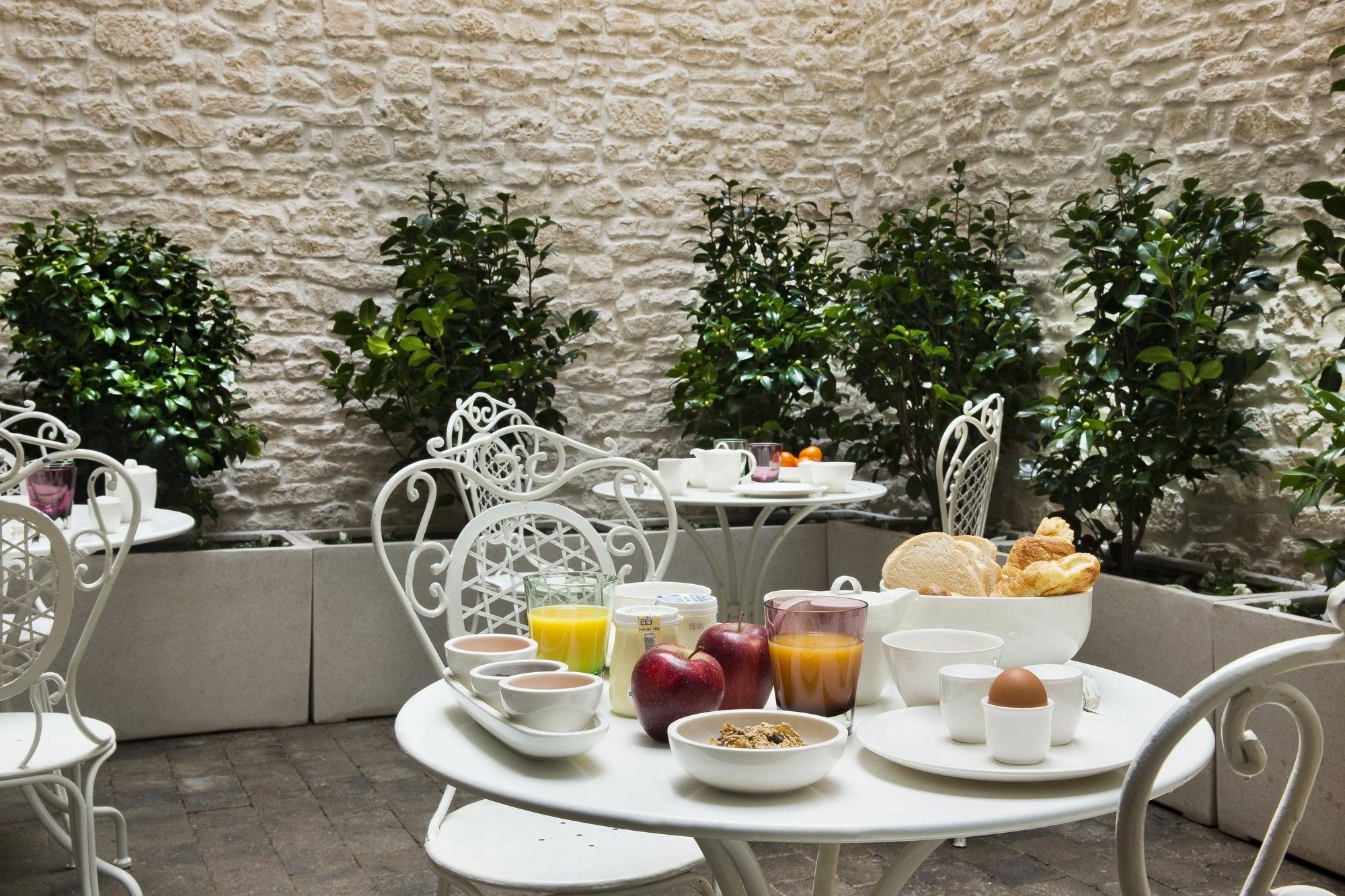 Celeste Batignolles Montmartre Paris