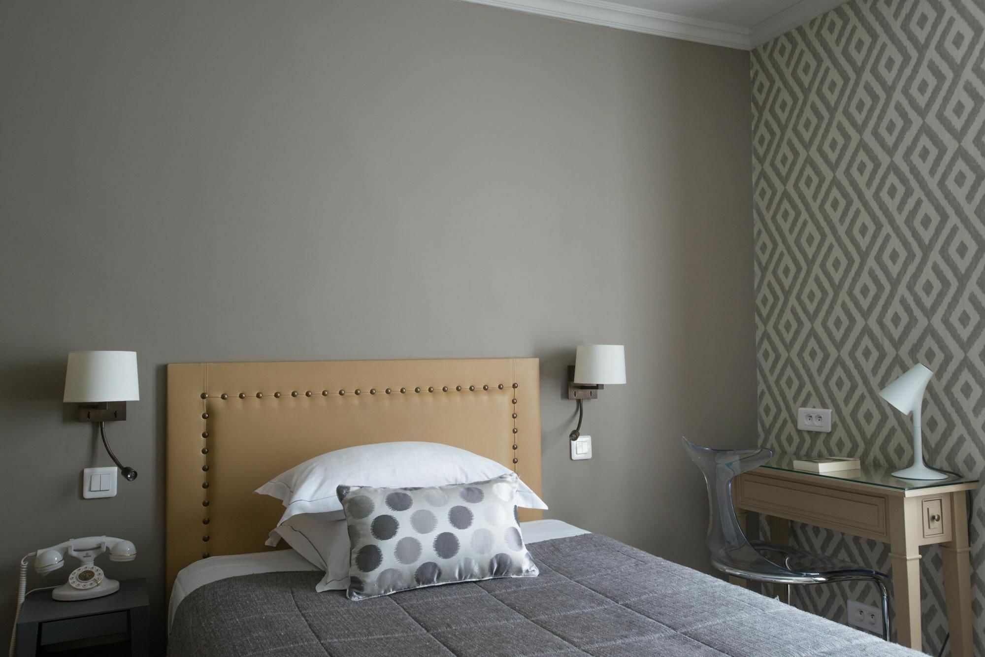 Apollon Montparnasse Hotel 3*