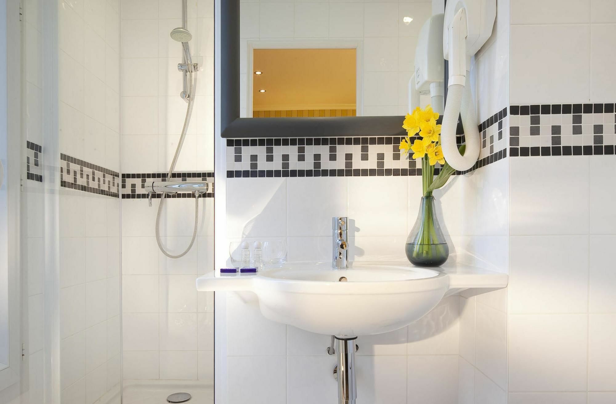 Apollon Montparnasse 3*