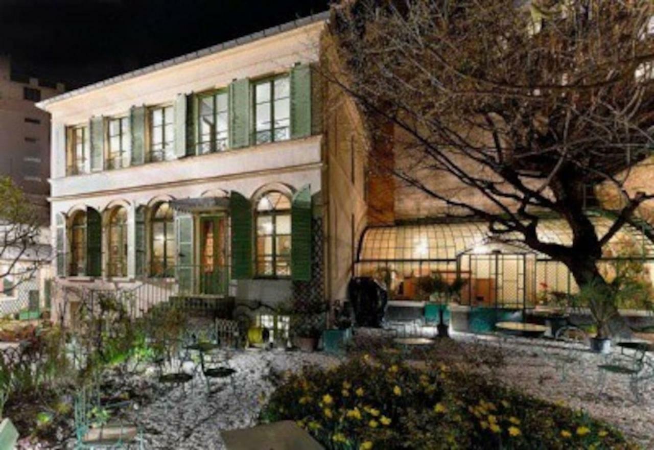 Bright And Newly Renovated 2 Bedroom Apartment, Hip & Paris, Montmartre-opera