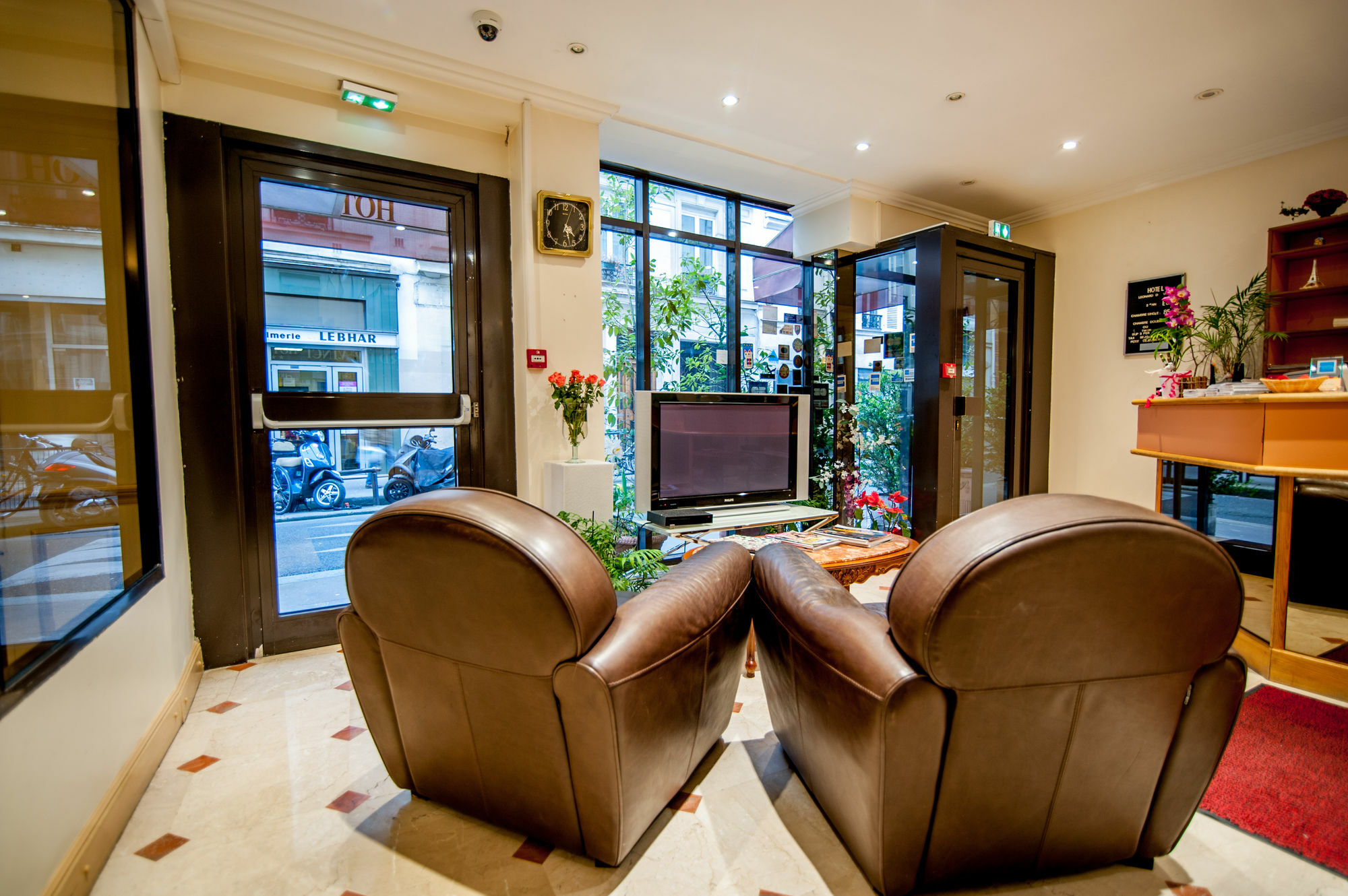 Hotel Leonard De Vinci I