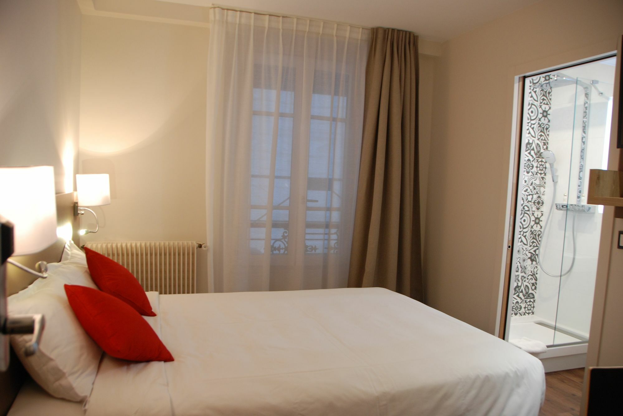 Courcelles Médéric Hotel