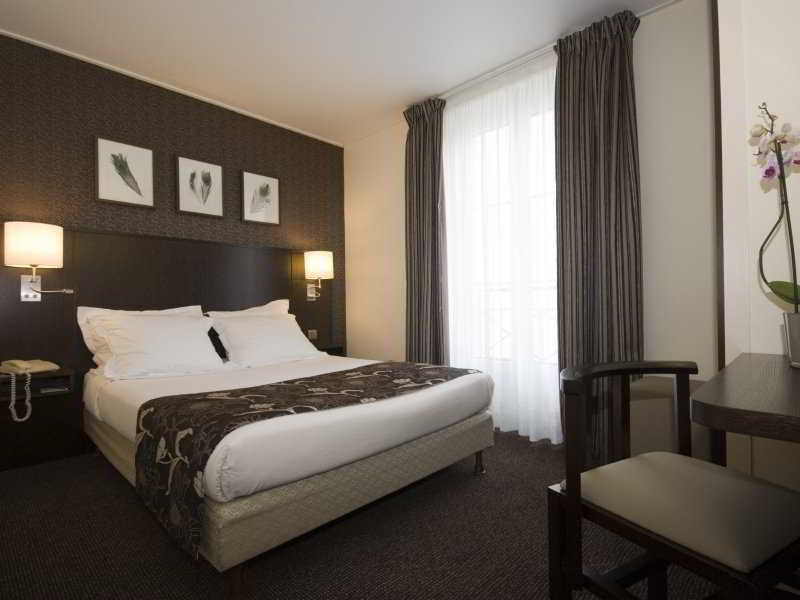 Eiffel Saint Charles Hotel Paris